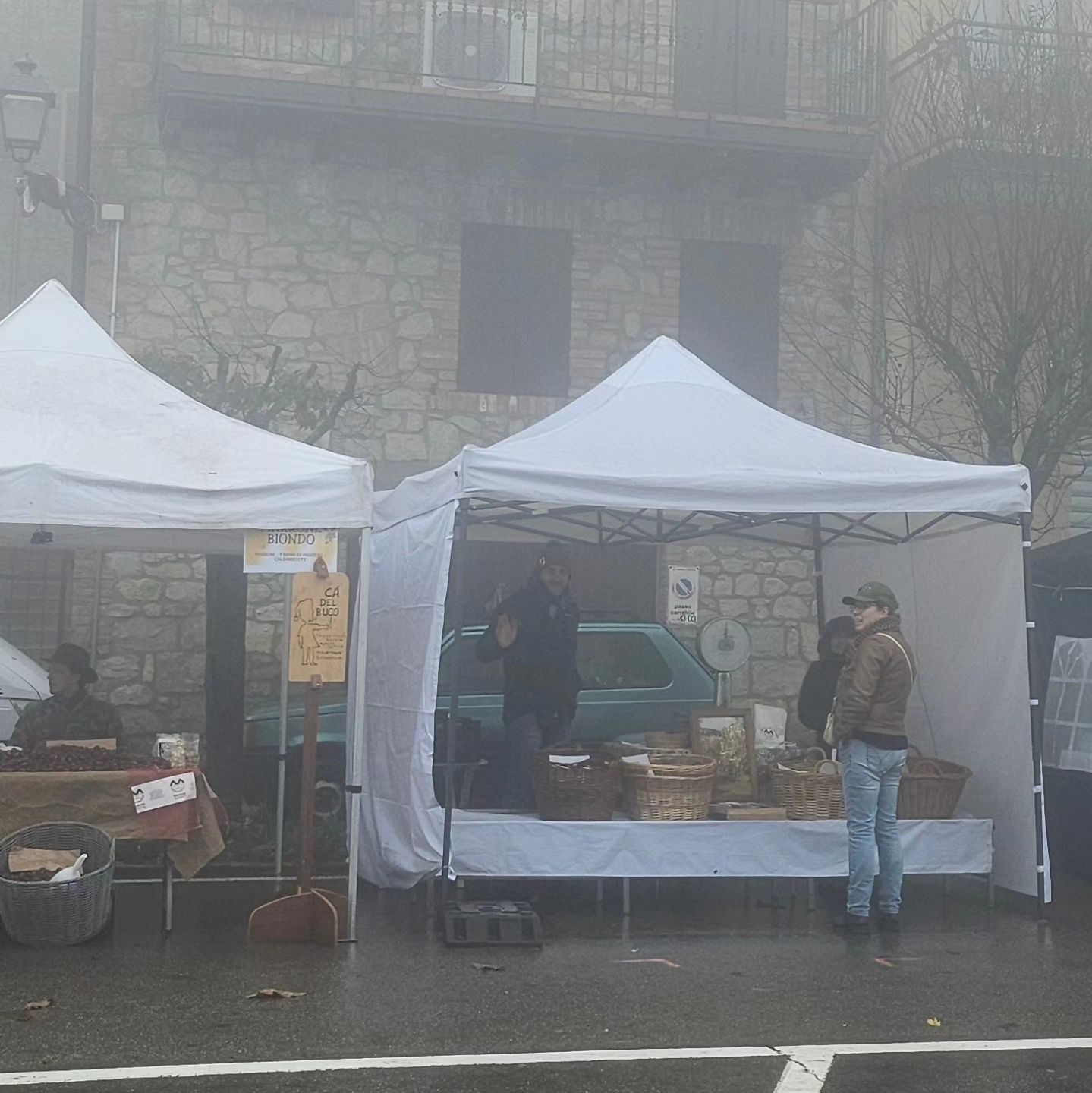 🌰🌰 Sfidando il meteo noi ci siamo!

 ‼️castanicoltori standisti di generi alimentari ambulanti stand gastronomici birrifici artigianali

Noi vi aspettiamo ma raccomandiamo di controllare la situazione della viabilità nei territori che dovete attraversare La prudenza prima di tutto!!